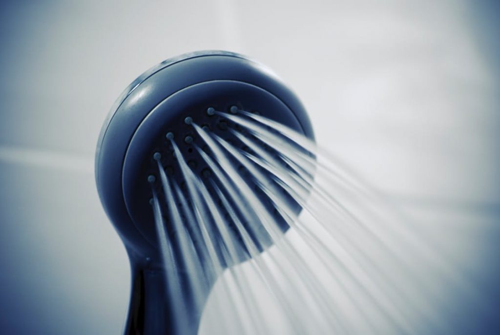 Merkt u dat het douchewater moeilijk wegloopt? Dan is de kans groot dat uw doucheputje verstopt is. Laat uw afvoer zo snel mogelijk ontstoppen door een specialist om grote(re) problemen te voorkomen!